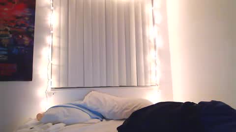 Snapshot of papijakey chatting on March 5, 2:25 am  -- New Videos Down Below online show from March 5, 2:25 am