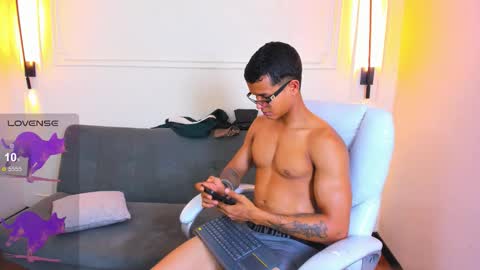 Ryan And Casper online show from March 10, 7:20 pm