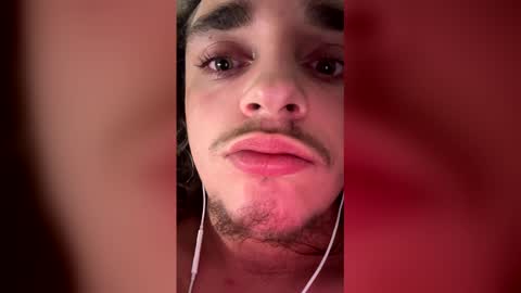 pastrouve45111242 online show from March 31, 7:15 pm