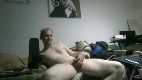 Snapshot of patteman27 chatting on October 23, 2:04 am patteman27 online show from October 23, 2:04 am