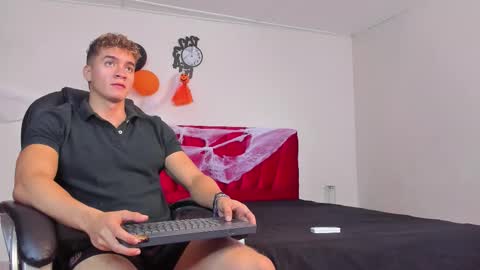 Paull George online show from October 16, 2:03 pm