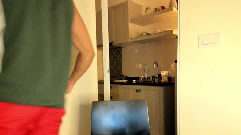 paulblack021 online show from February 17, 7:24 pm