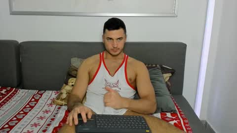 paulblack021 online show from March 5, 9:50 pm