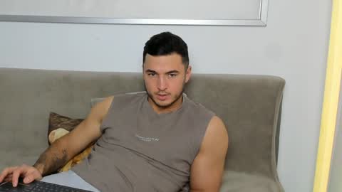 paulblack021 online show from January 20, 10:37 pm