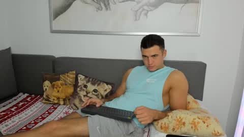 paulblack021 online show from December 11, 11:54 pm