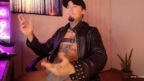 Paul Docux pdocux online show from November 18, 11:48 pm