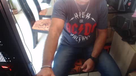 Snapshot of paulution chatting on September 9, 12:15 pm Pool online show from September 9, 12:15 pm