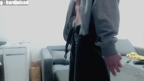 pawclaw online show from April 11, 4:43 pm