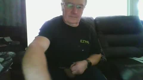 pawelek online show from February 17, 9:35 pm