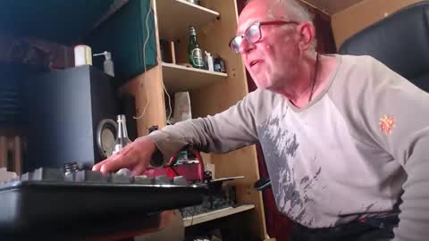 pc8474408 online show from May 24, 11:44 pm