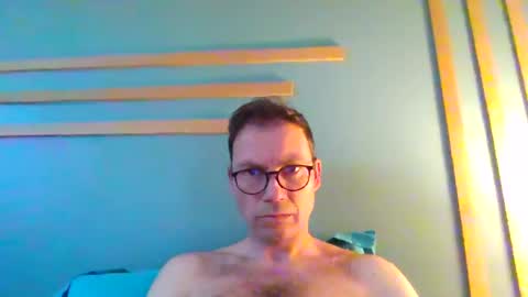 pchittt online show from March 12, 9:12 am