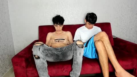Snapshot of pelusos_mens chatting on January 29, 8:46 pm CAIN-19  ALLEN-18 RONALD-18 AUSTIN-18 MOD DANTE online show from January 29, 8:46 pm
