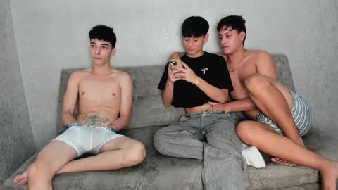 Snapshot of pelusos_mens chatting on October 2, 7:51 pm CAIN-19  ALLEN-18 RONALD-18 AUSTIN-18 MOD DANTE online show from October 2, 7:51 pm