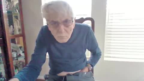 Snapshot of pem1650 chatting on October 25, 4:42 pm pem1650 online show from October 25, 4:42 pm