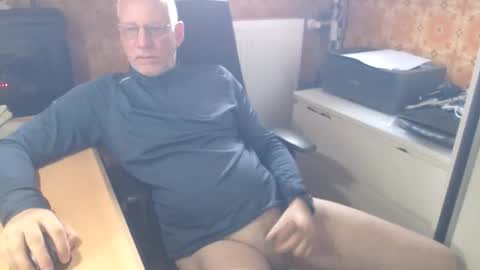 Pemue65 online show from April 9, 6:19 am