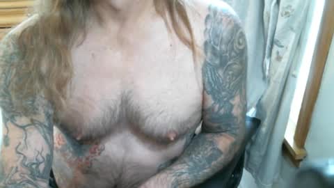 Snapshot of perkymalenipples chatting on February 23, 2:32 pm perkymalenipples online show from February 23, 2:32 pm