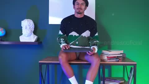 Snapshot of perseoo_88 chatting on December 12, 9:04 pm andres    online show from December 12, 9:04 pm