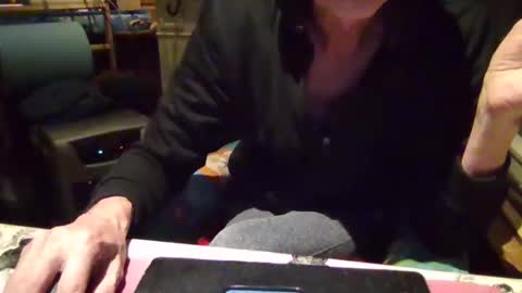 Snapshot of peter_on_kik chatting on February 17, 4:31 am make me cum in pvt dutch german daddy c2c bigcock online show from February 17, 4:31 am