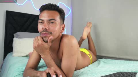 Snapshot of pettercat chatting on January 10, 2:14 am Pettercat online show from January 10, 2:14 am