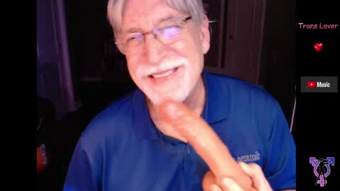 Snapshot of pghk2000 chatting on September 30, 7:13 am George online show from September 30, 7:13 am