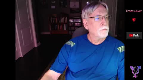 Snapshot of pghk2000 chatting on February 6, 8:18 am George online show from February 6, 8:18 am