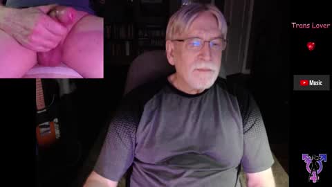 Snapshot of pghk2000 chatting on September 14, 5:53 am George online show from September 14, 5:53 am