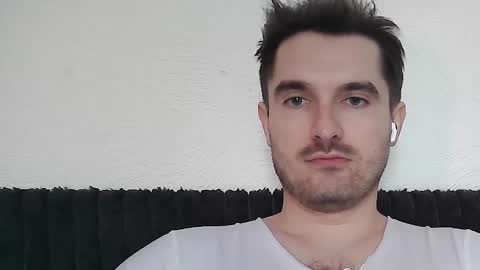 PhilipBorison online show from February 22, 9:45 am