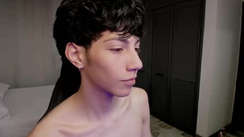 Phil.   INDEPENDENT MODEL online show from May 19, 7:09 pm