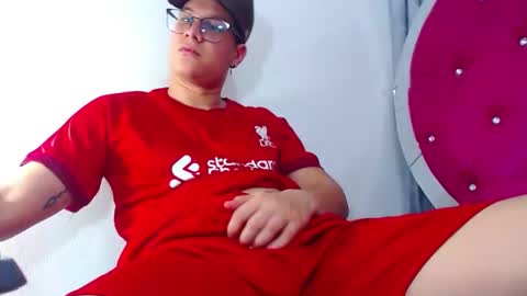 AdnierGnz online show from December 16, 10:40 am