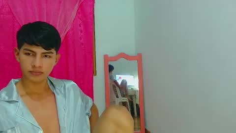 phuwin online show from May 9, 6:14 am