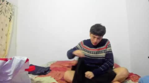 picaszomilos350 online show from April 11, 7:45 am