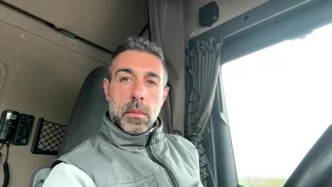 pierotu online show from April 1, 1:02 pm