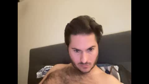 pierrot462900 online show from December 17, 4:56 am