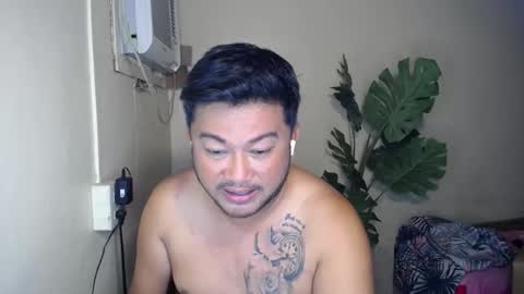 pinoy041087 online show from November 4, 2:01 am