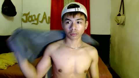 Snapshot of pinoymonstercock_xx chatting on February 12, 7:35 pm WIN WIN  JAY AR online show from February 12, 7:35 pm