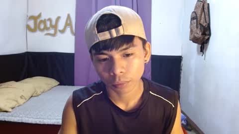 Snapshot of pinoymonstercock_xx chatting on December 4, 10:46 am WIN WIN  JAY AR online show from December 4, 10:46 am