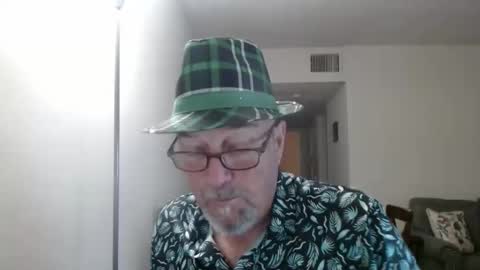 Snapshot of pipewizard chatting on October 28, 10:34 pm pipewizard online show from October 28, 10:34 pm