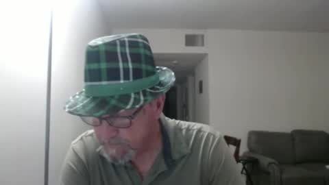 Snapshot of pipewizard chatting on September 15, 12:13 am pipewizard online show from September 15, 12:13 am