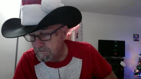 Snapshot of pipewizard chatting on December 14, 12:44 am pipewizard online show from December 14, 12:44 am