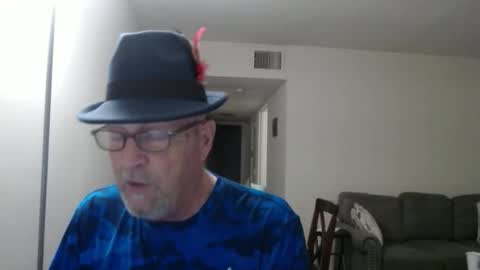 Snapshot of pipewizard chatting on October 23, 11:19 pm pipewizard online show from October 23, 11:19 pm