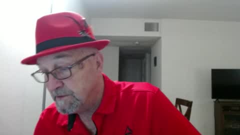 Snapshot of pipewizard chatting on January 28, 12:05 am pipewizard online show from January 28, 12:05 am