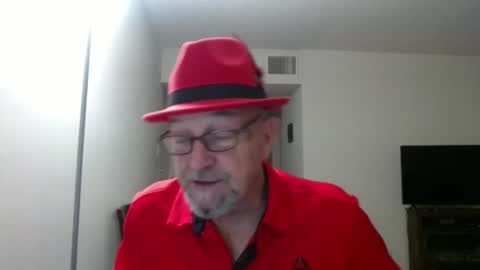 Snapshot of pipewizard chatting on February 15, 12:05 am pipewizard online show from February 15, 12:05 am