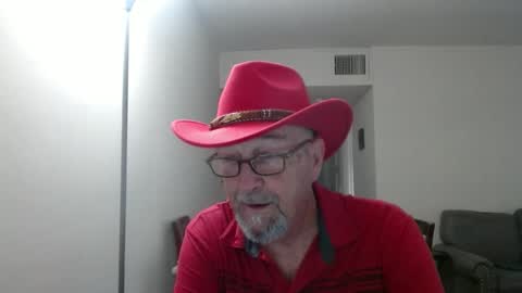 Snapshot of pipewizard chatting on September 22, 10:42 pm pipewizard online show from September 22, 10:42 pm