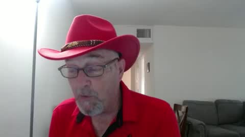 Snapshot of pipewizard chatting on September 29, 10:49 pm pipewizard online show from September 29, 10:49 pm