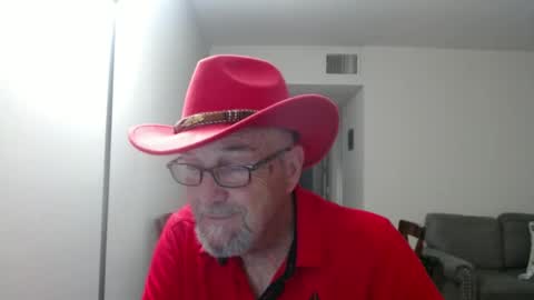 Snapshot of pipewizard chatting on October 13, 11:11 pm pipewizard online show from October 13, 11:11 pm