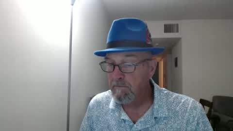 Snapshot of pipewizard chatting on October 16, 11:02 pm pipewizard online show from October 16, 11:02 pm