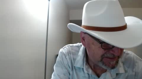 Snapshot of pipewizard chatting on January 19, 11:53 pm pipewizard online show from January 19, 11:53 pm