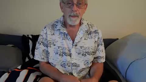pjdaddjo775 online show from September 19, 4:18 pm