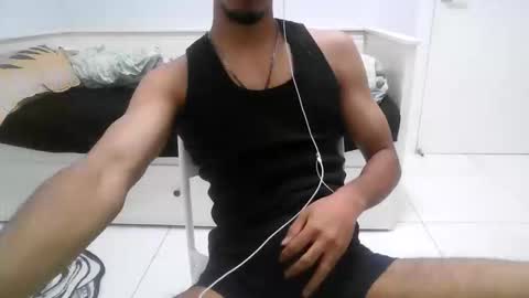 pklusts online show from April 7, 11:43 am