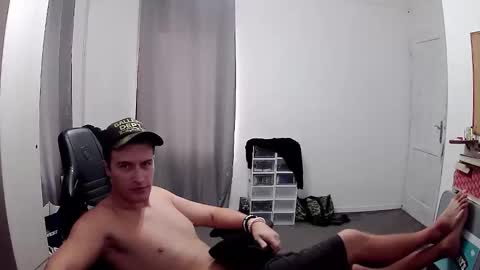 plkrisztian online show from September 26, 11:41 am